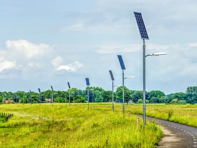 Éclairage solaire d’un chemin / piste cyclable — France