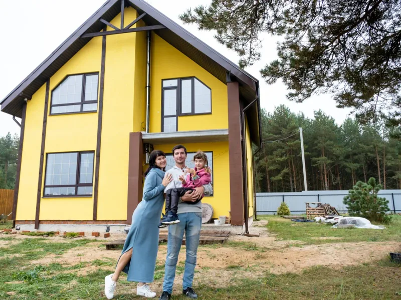 Maison rénovée à la façade colorée — France