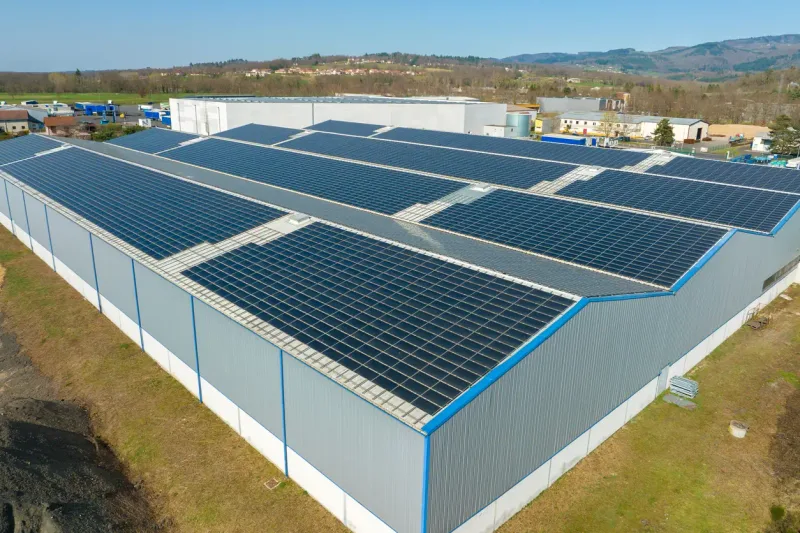 Entrepôt logistique à toiture photovoltaïque — France