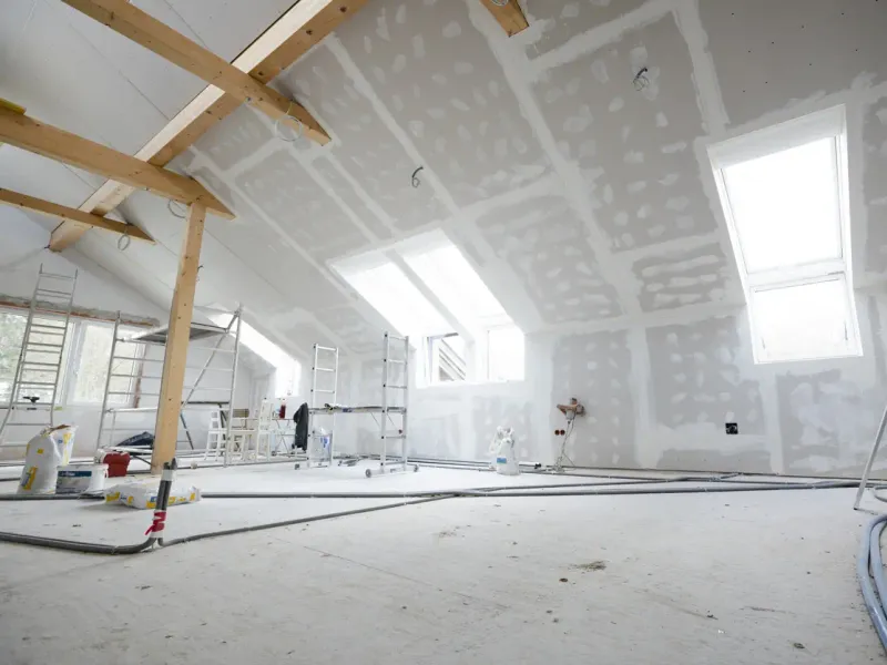 Comble aménagé, rampants doublés en plaque de plâtre — France