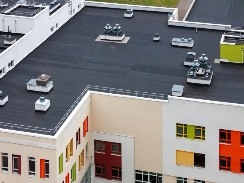 Toiture-terrasse d’un immeuble collectif — France